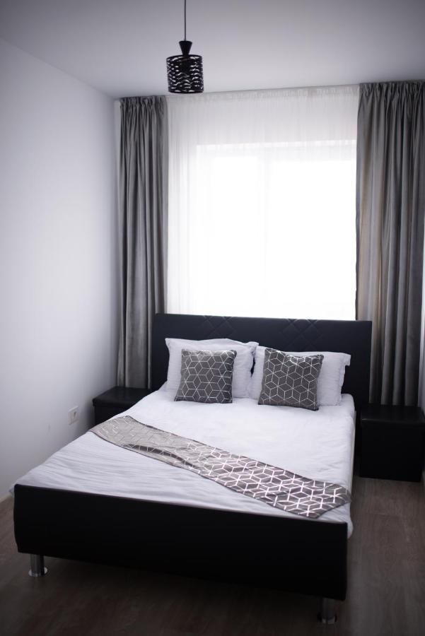 Apartament Denissia Oradea Buitenkant foto