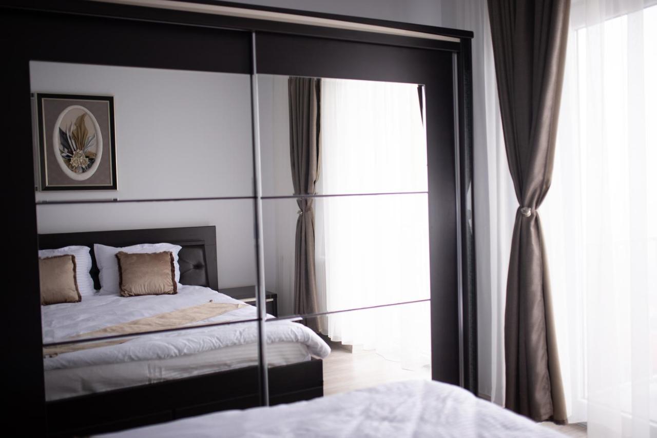 Apartament Denissia Oradea Buitenkant foto