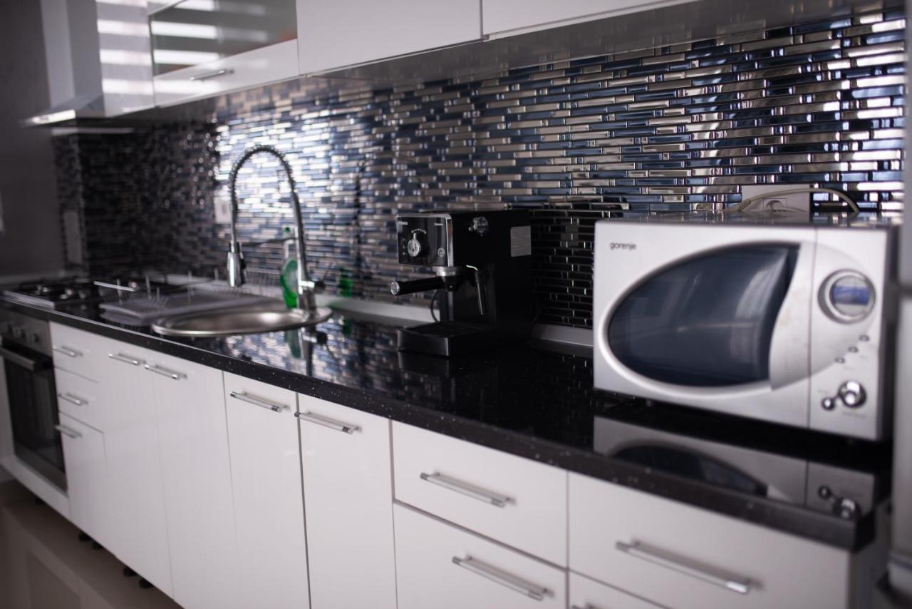 Apartament Denissia Oradea Buitenkant foto