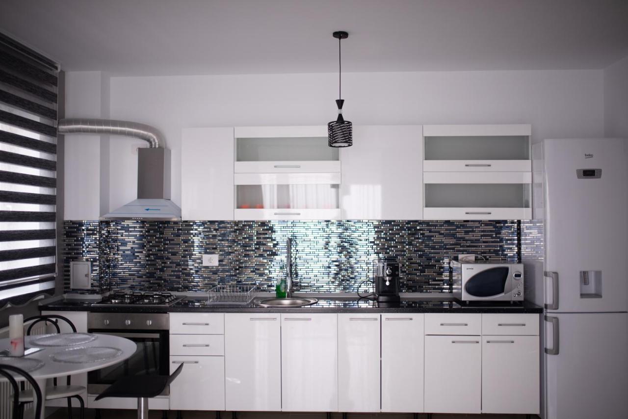 Apartament Denissia Oradea Buitenkant foto