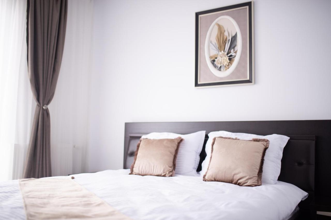 Apartament Denissia Oradea Buitenkant foto