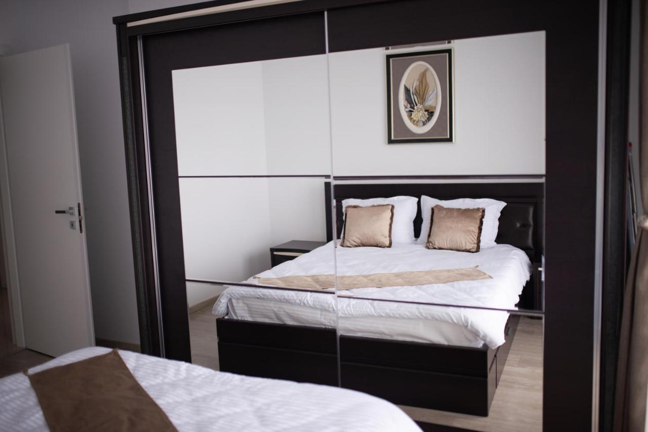 Apartament Denissia Oradea Buitenkant foto